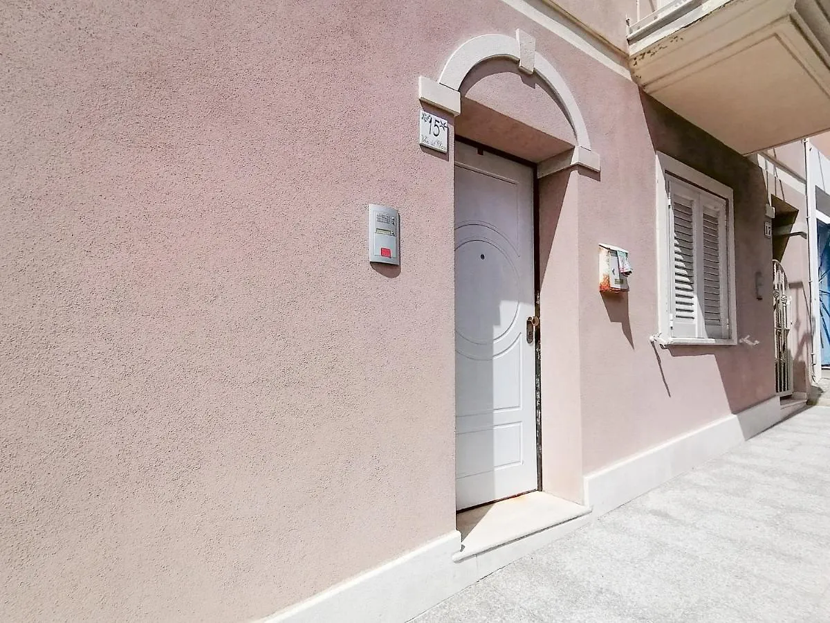 Via Del Mare Apartmentsの連絡先