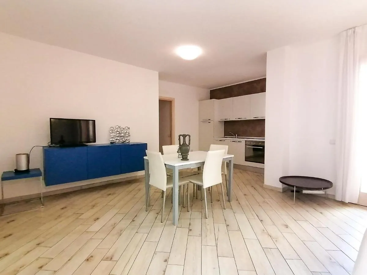 Via Del Mare Apartments サンタ・テレーザ・ガッルーラ