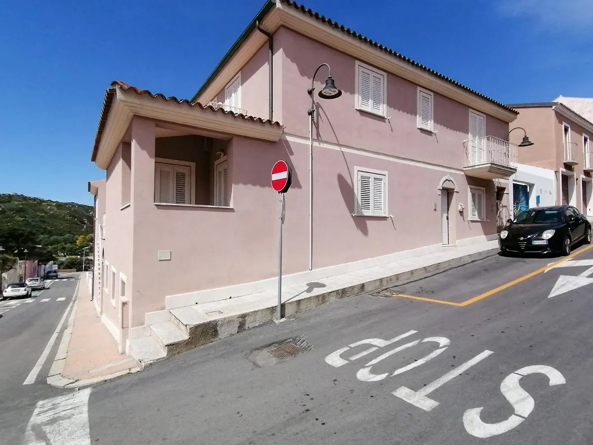 Via Del Mare Apartments サンタ・テレーザ・ガッルーラ 0*,  イタリア