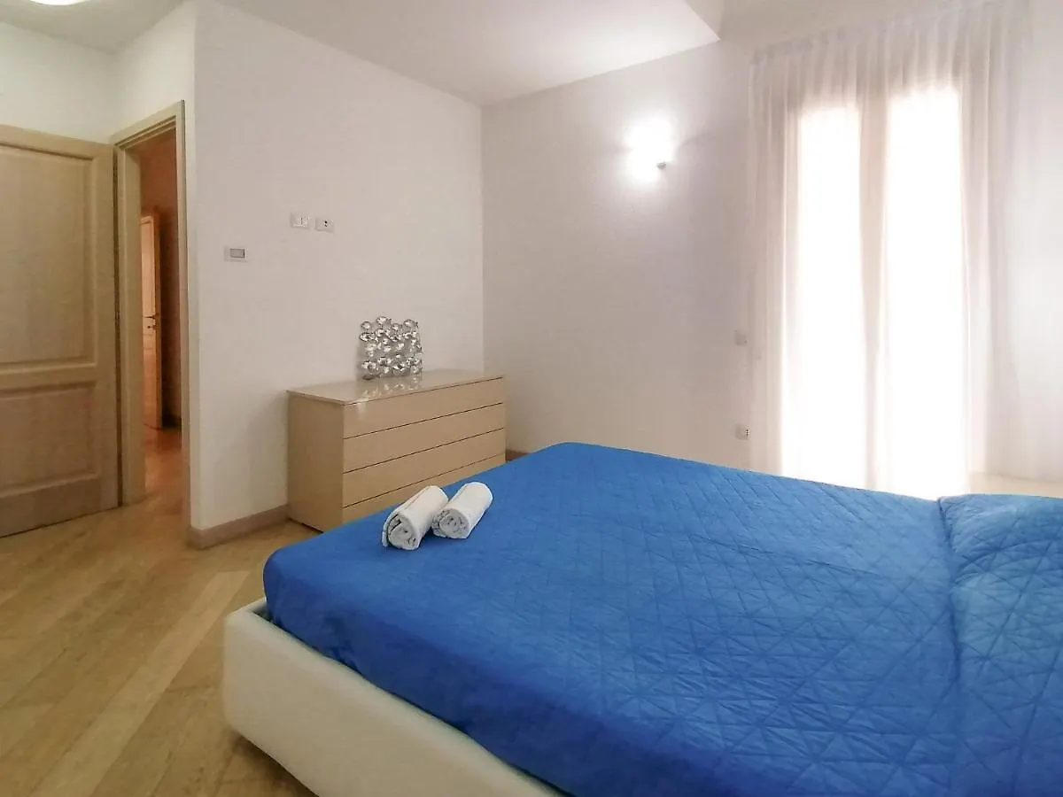 Via Del Mare Apartments サンタ・テレーザ・ガッルーラ